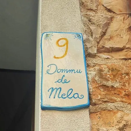 Dommu De Mela *