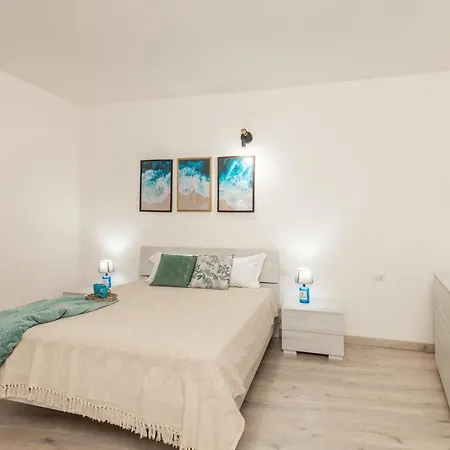 Dommu De Mela Nyaraló Baunei
